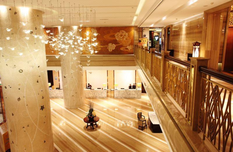 Howard Johnson Shipu Plaza Ningbo Hotel Ngoại thất bức ảnh