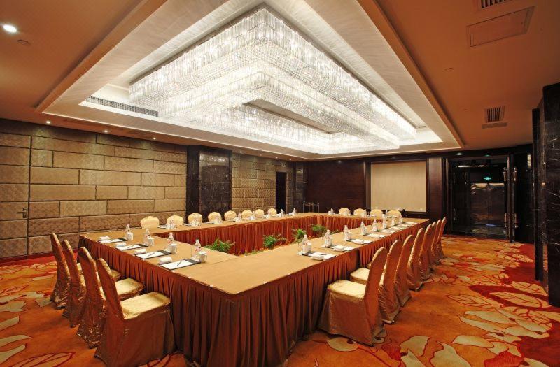 Howard Johnson Shipu Plaza Ningbo Hotel Ngoại thất bức ảnh